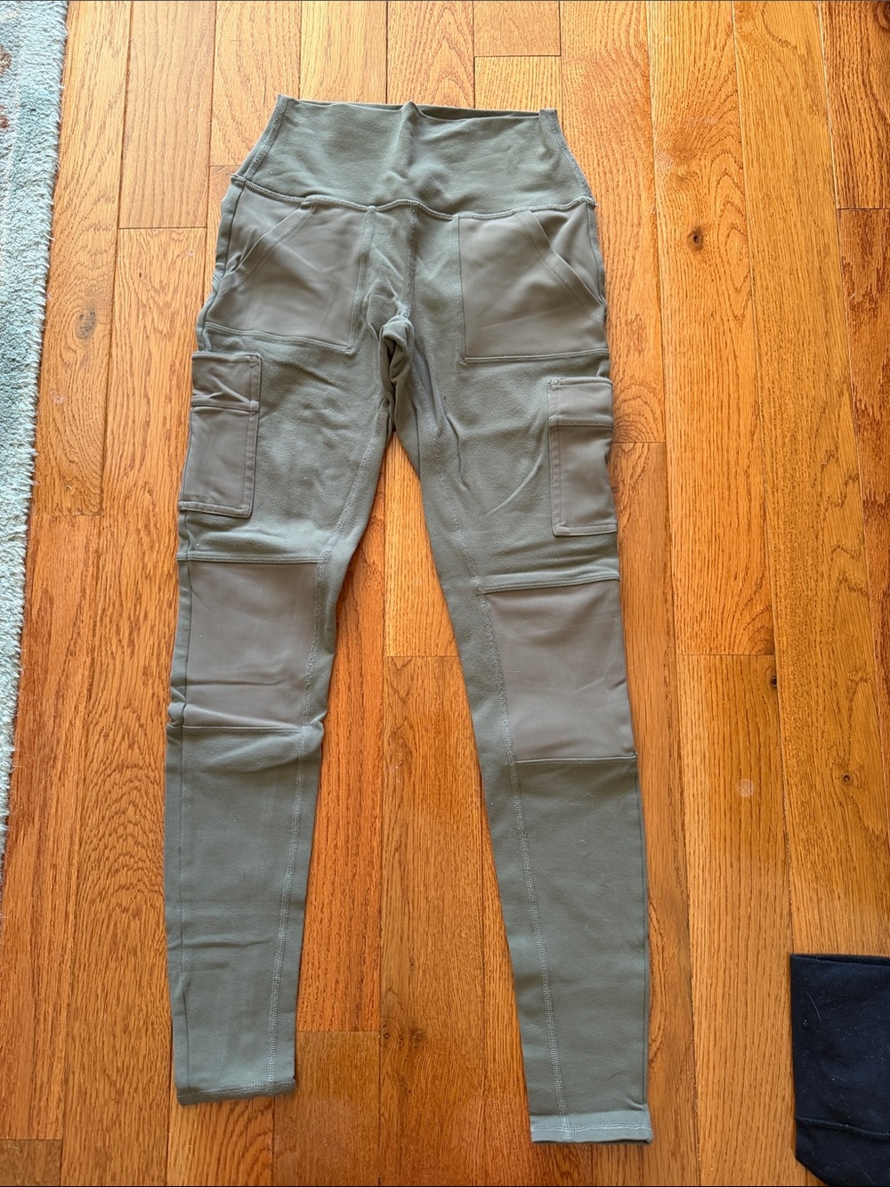 ALO Yoga Olive Cargo Legging